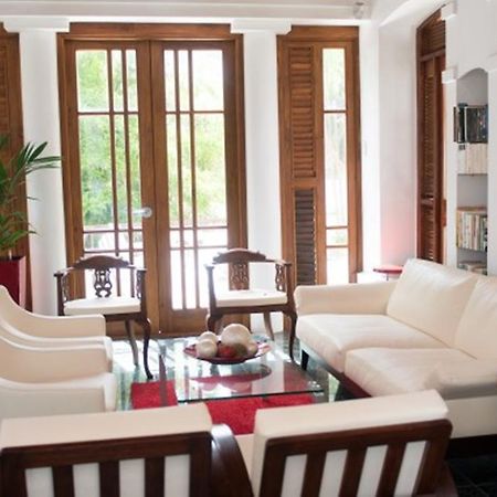 Being Villa Plymouth Екстериор снимка