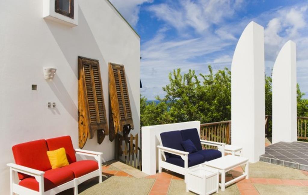 Being Villa Plymouth Екстериор снимка