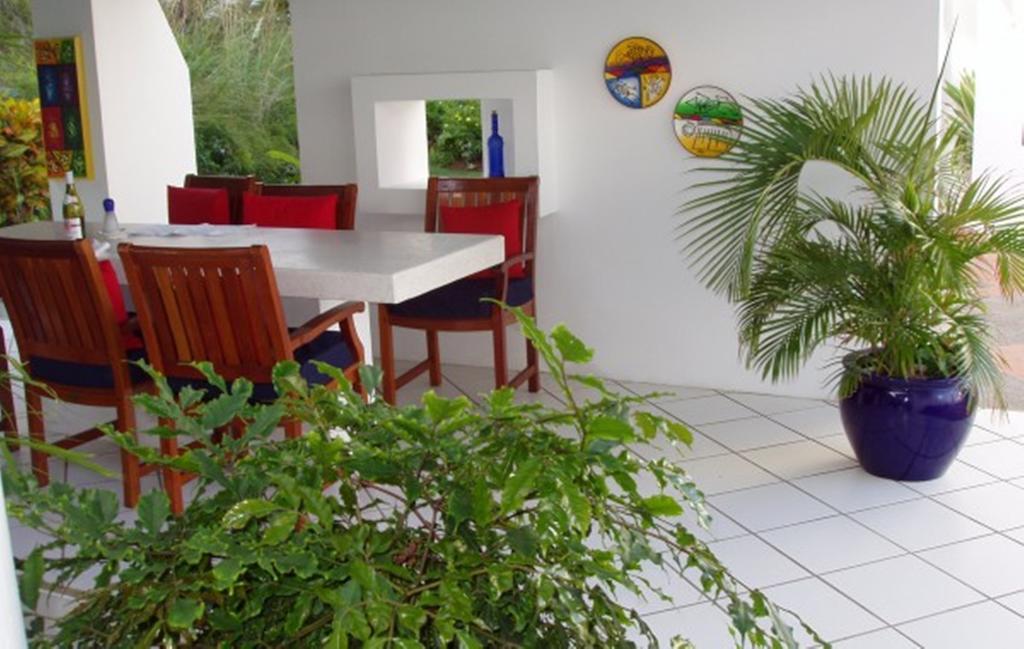 Being Villa Plymouth Екстериор снимка
