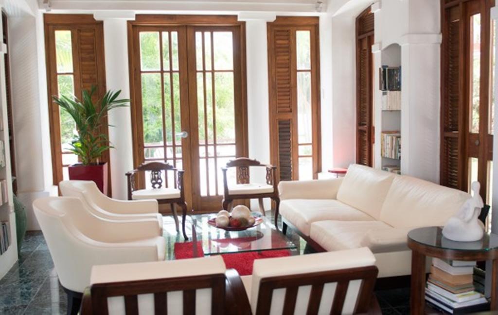Being Villa Plymouth Екстериор снимка